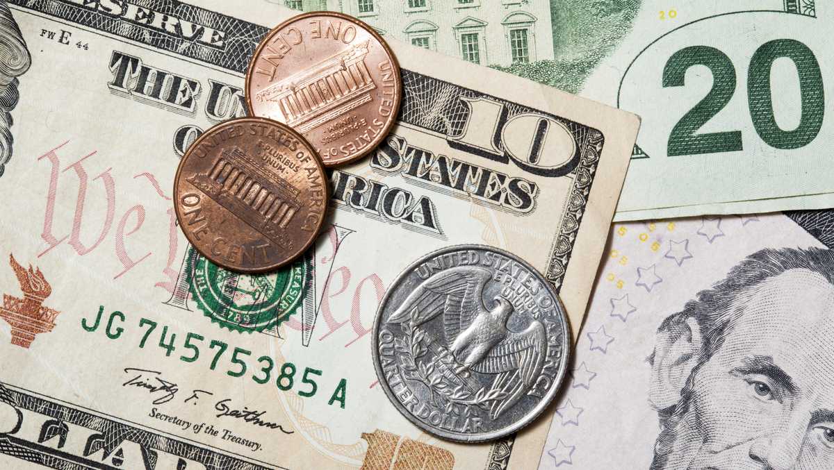 Lawmakers introduce bill to raise federal minimum wage to  an hour