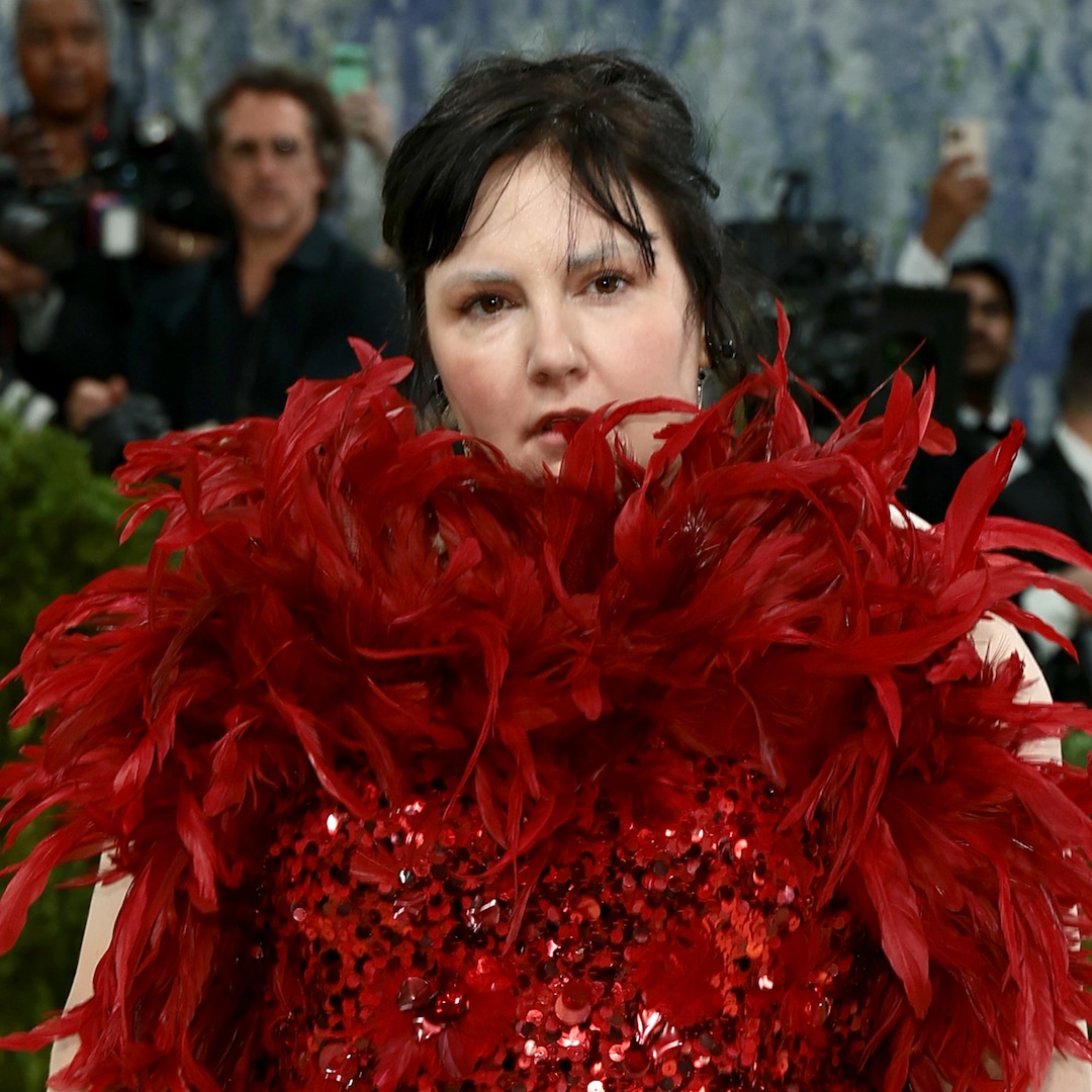 Lena Dunham Wears Giant Red Feather Boa Train